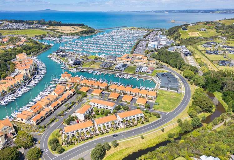 8 Waterside Crescent Gulf Harbour_2