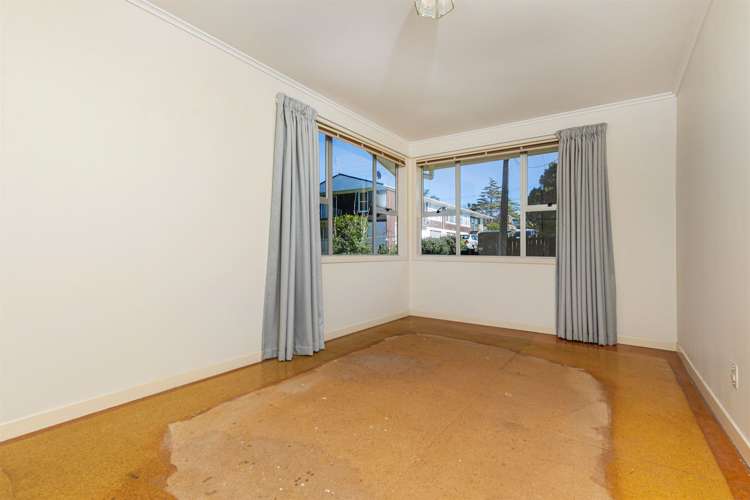 79 Tiroroa Avenue Te Atatu South_17