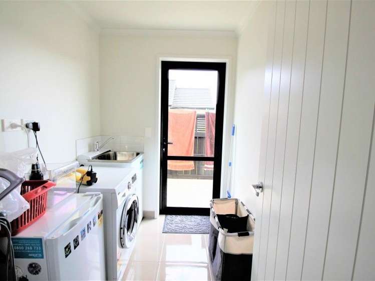 34 West Thompson Street Leamington_15