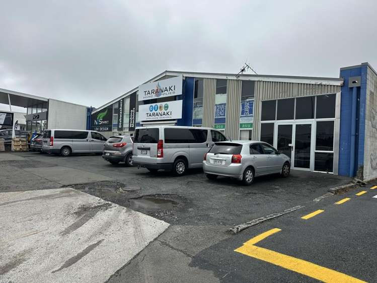 128 Gill Street New Plymouth_12