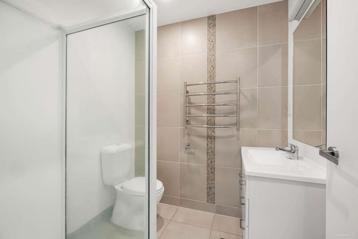 319/17 Link Crescent_3