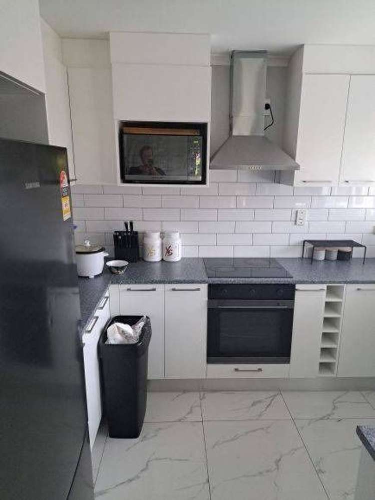 14 Hawkley Close Flat Bush_9