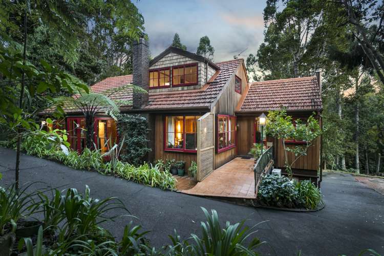 11 Arama Avenue Titirangi_1