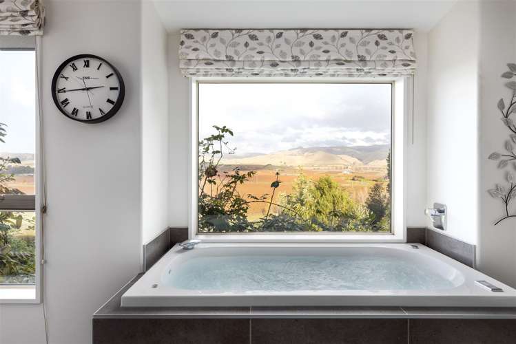 129 Marlborough Ridge Drive Fairhall_40