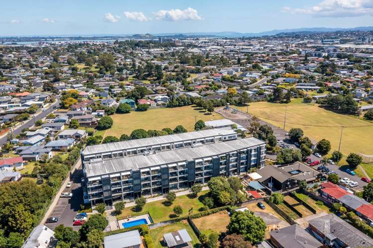 52/8 Thompson Park Road Mount Wellington_17