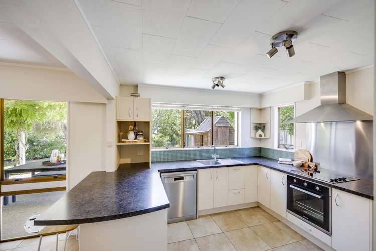 16 Ngarimu Crescent Taradale_12