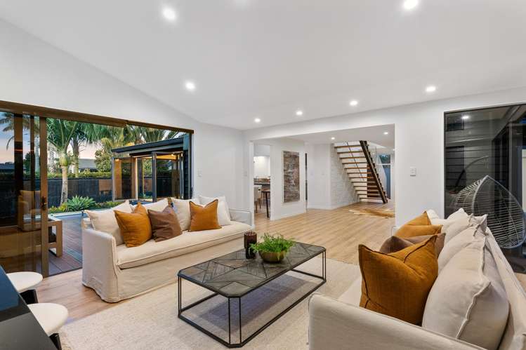 6 Birchwood Grove Greenhithe_4