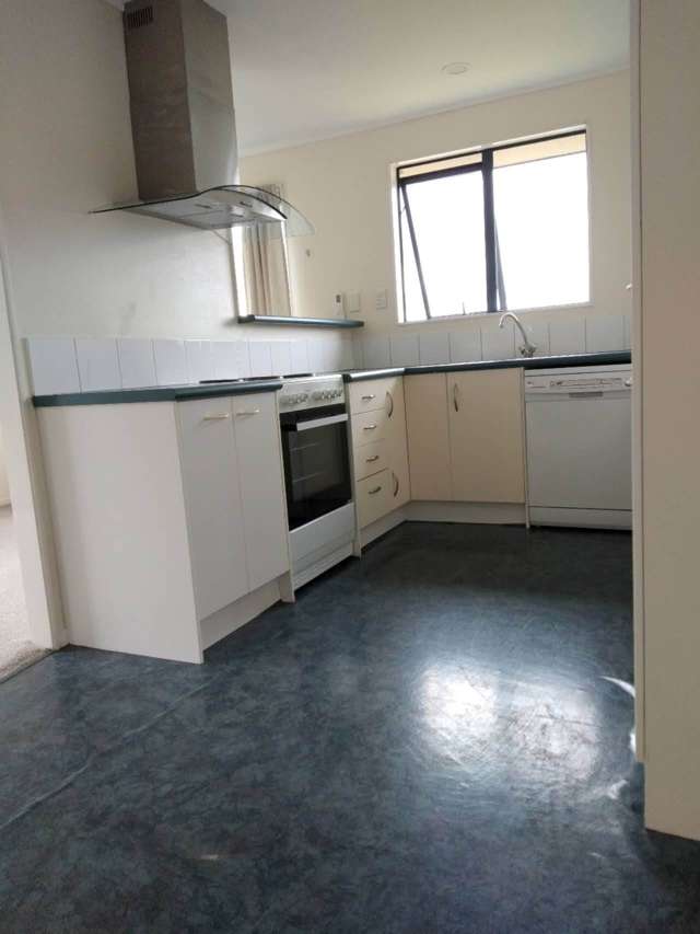 20A Kells Place Botany Downs_1