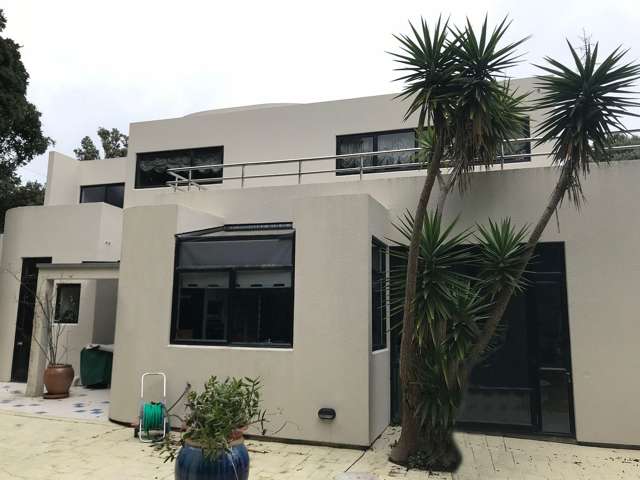 Spacious 4-Bedroom Home in Miramar