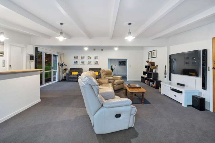 81a Beach Road Mellons Bay_15