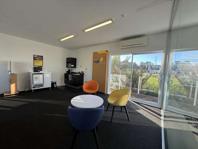 82 Main Road Kumeu_3