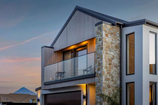 Brand-new, prime location, 300m to Coastal Walkway