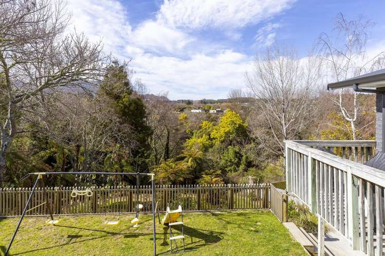 10 Armstrong Grove Hilltop_16