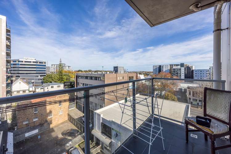 Apartment 8C/113 Vincent Street_0