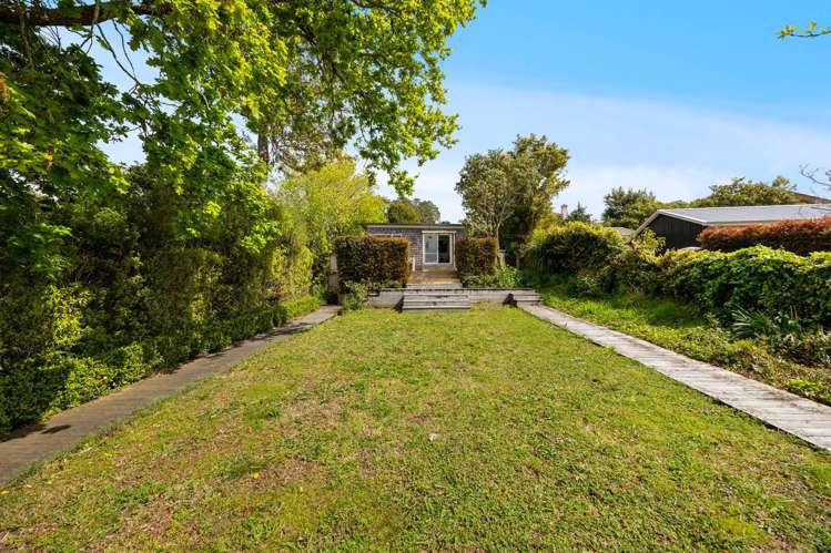 13 Seymour Road Mellons Bay_30