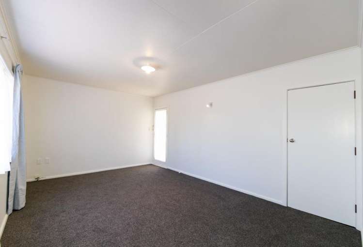 504 Karamu Road South 10495_4