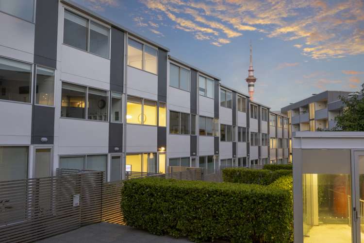 16k Fisher-Point Drive Auckland Central_21