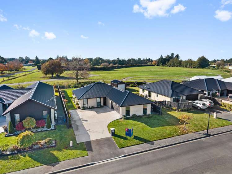 23 Redhaven Rise Netherby_32
