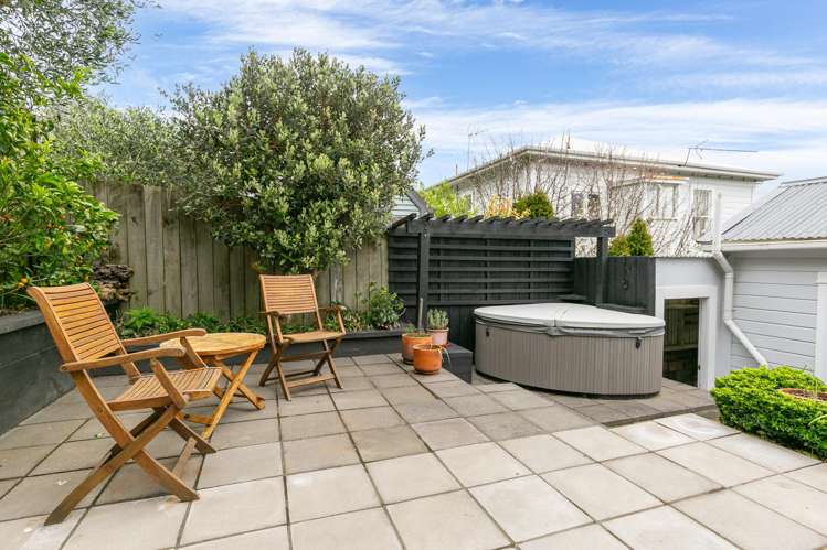 81 Austin Street Mount Victoria_13