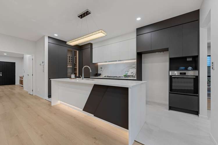 61 Bushfield Drive Flat Bush_11