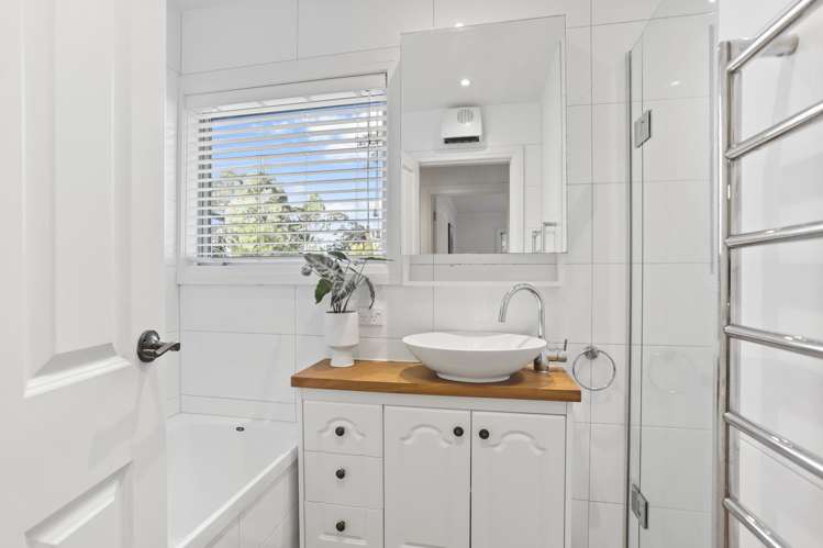 146 Laingholm Drive Laingholm_15