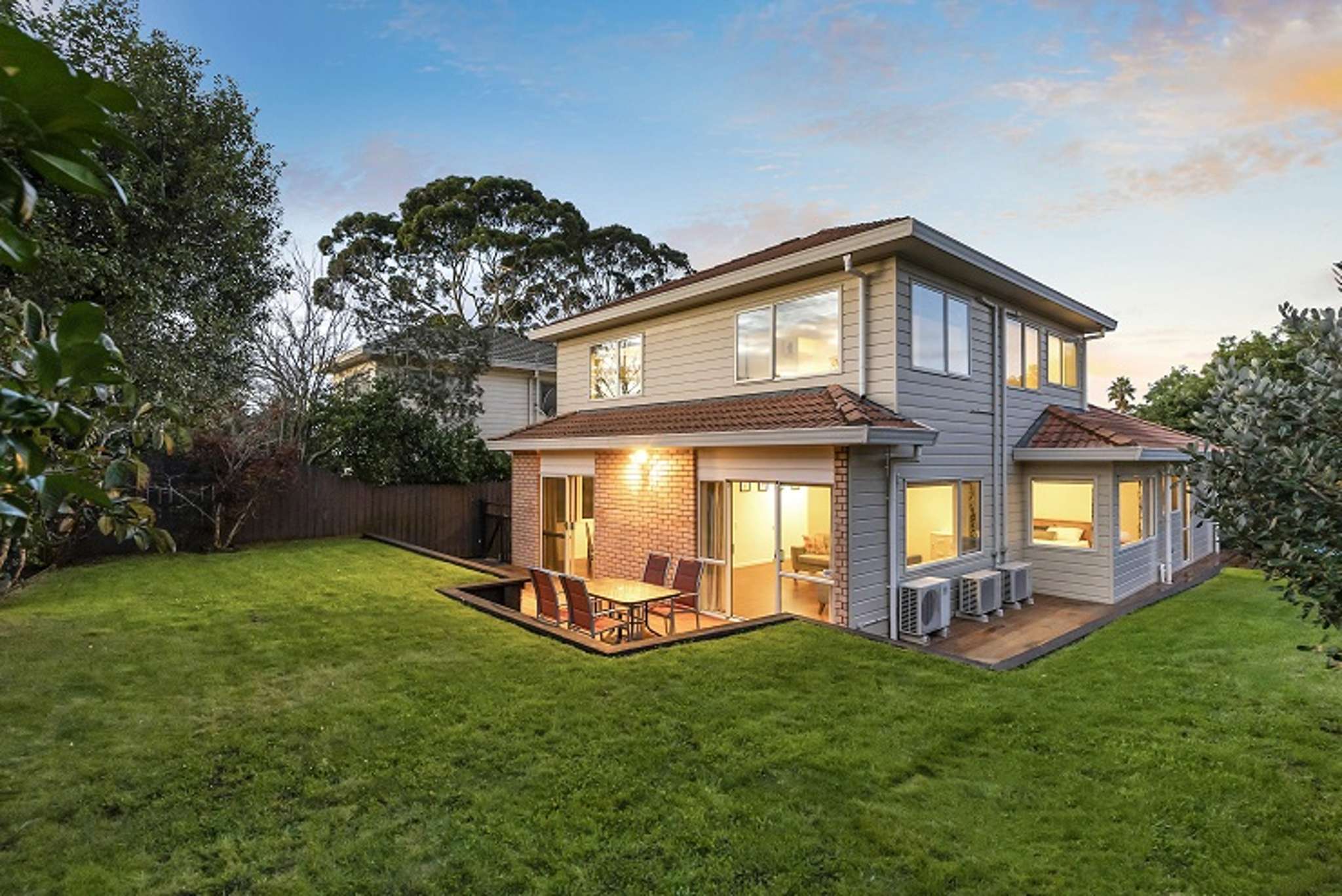 Remuera home scores an extra $100K as bidders turn auction into ‘cricket match’