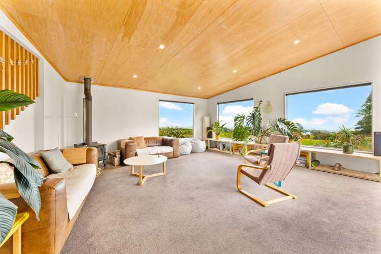 664 Upper Pitone Road Oakura_3