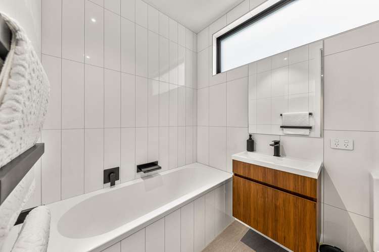 131a Beach Road Castor Bay_25