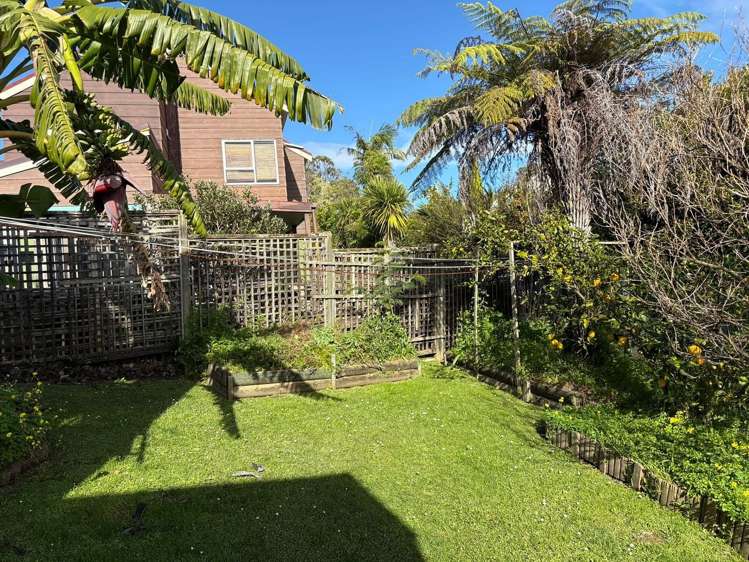 1/3 Tusac Place Totara Vale_15