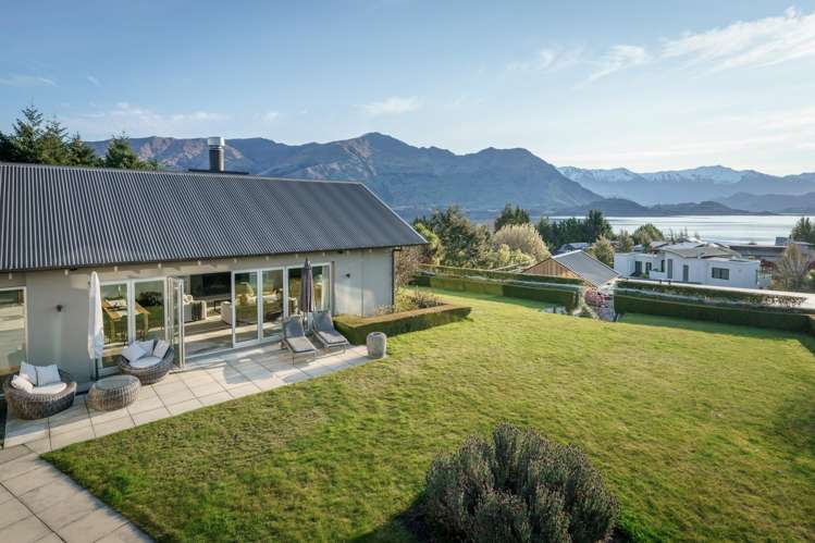 1 Briar Bank Drive Wanaka_11