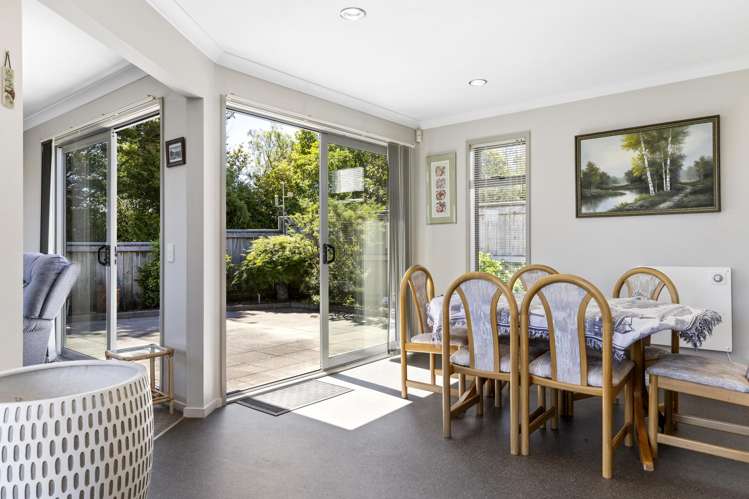 2/30 Ingle Avenue Waipahihi_3