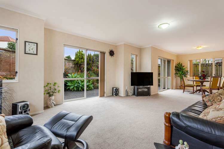2 Chettle Court New Lynn_9