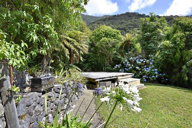 3203 Archers Road Tennyson Inlet_23