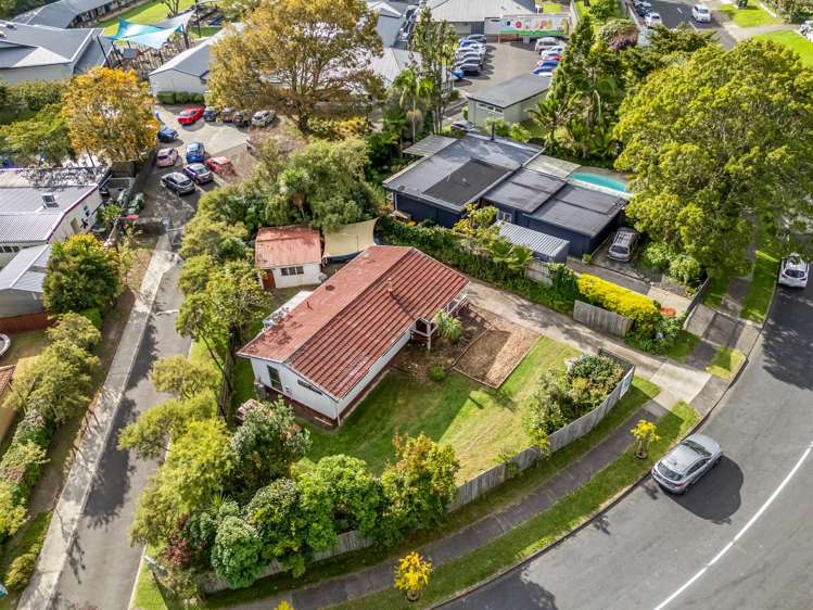 27 Ray Small Drive Papakura_18