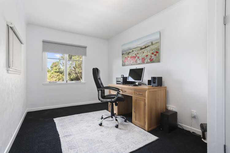 12 Rauhuia Crescent Parau_14