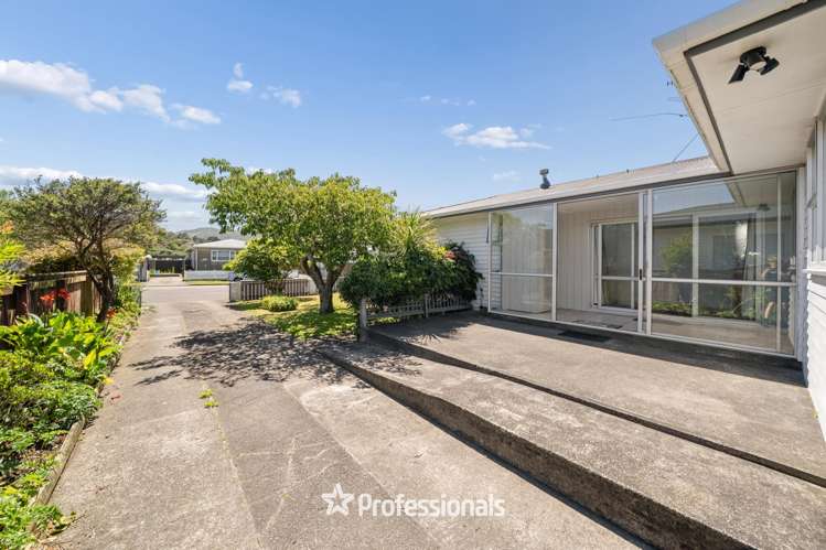 15 Wetherby Grove Wainuiomata_23