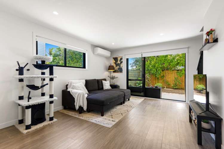 8 Whakahui Lane Mangere Bridge_2