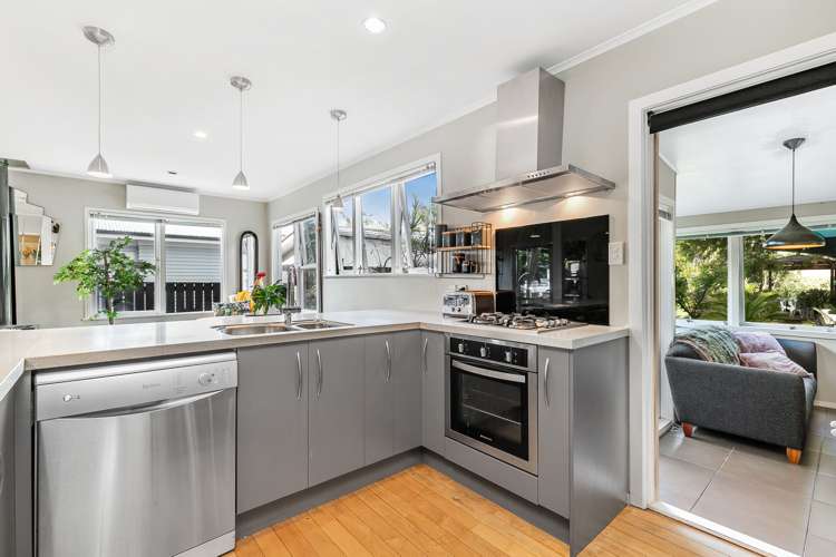 55 Kauri Road Stanmore Bay_6