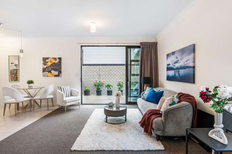 9C Athens Road_5