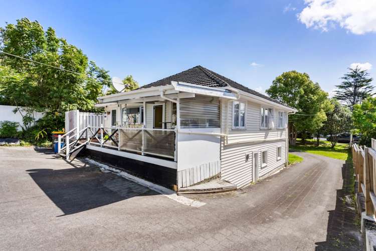 6 Arahoe Road New Lynn_26