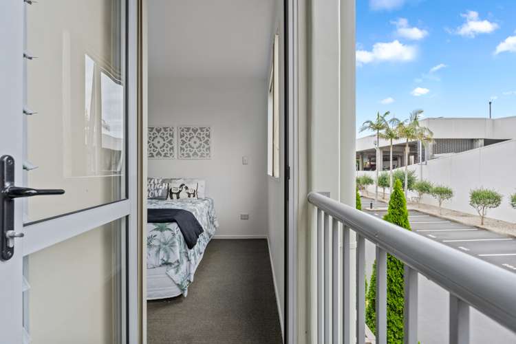 98b Michael Jones Drive Flat Bush_11