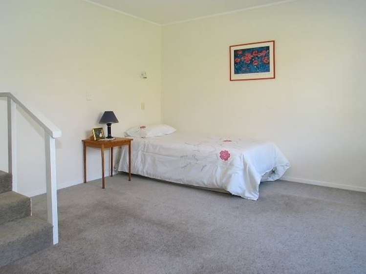 131 Taylor Terrace Tawa_11