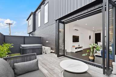 18B St Michaels Avenue_2