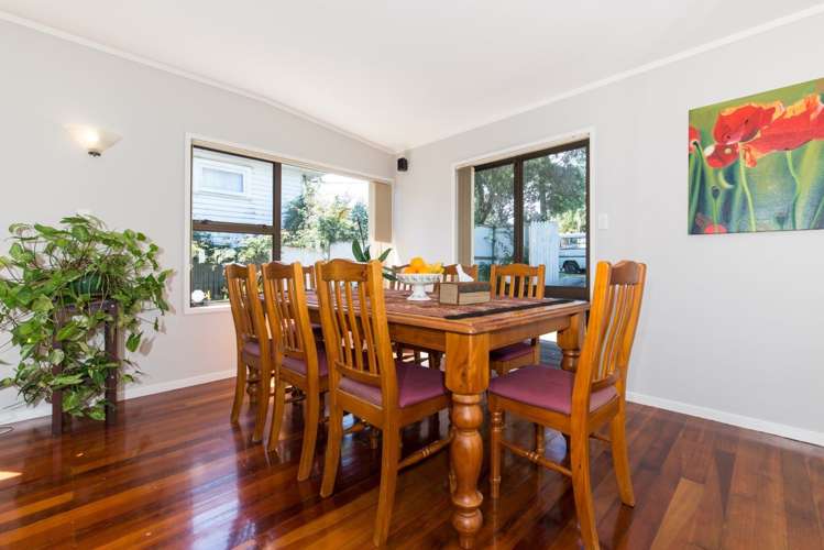 55 Covil Avenue Te Atatu South_13