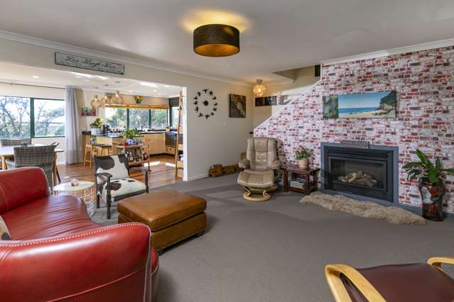 6 Berridge Road Muriwai Beach_3