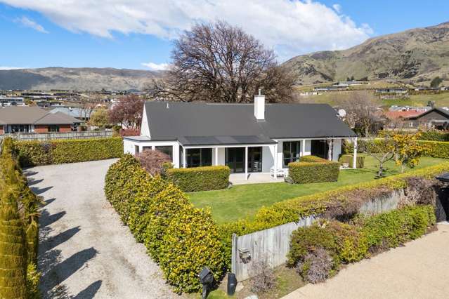 Charm, Privacy and Views by the Green
