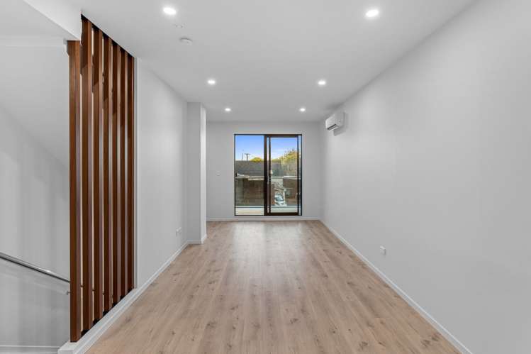 6/4 Toru Street Te Atatu Peninsula_8
