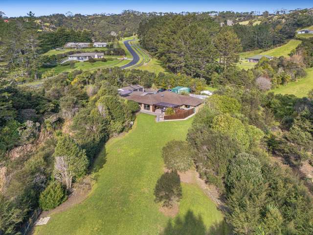 42 Manuka Grove Helensville_2