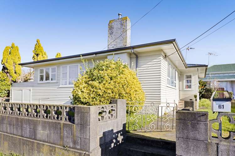 61 Collins Street Hawera_18
