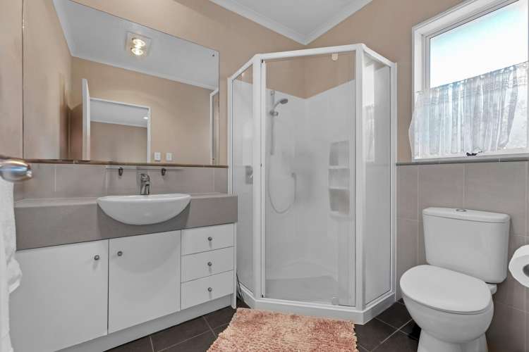 48 Aberdeen Crescent Wattle Downs_15